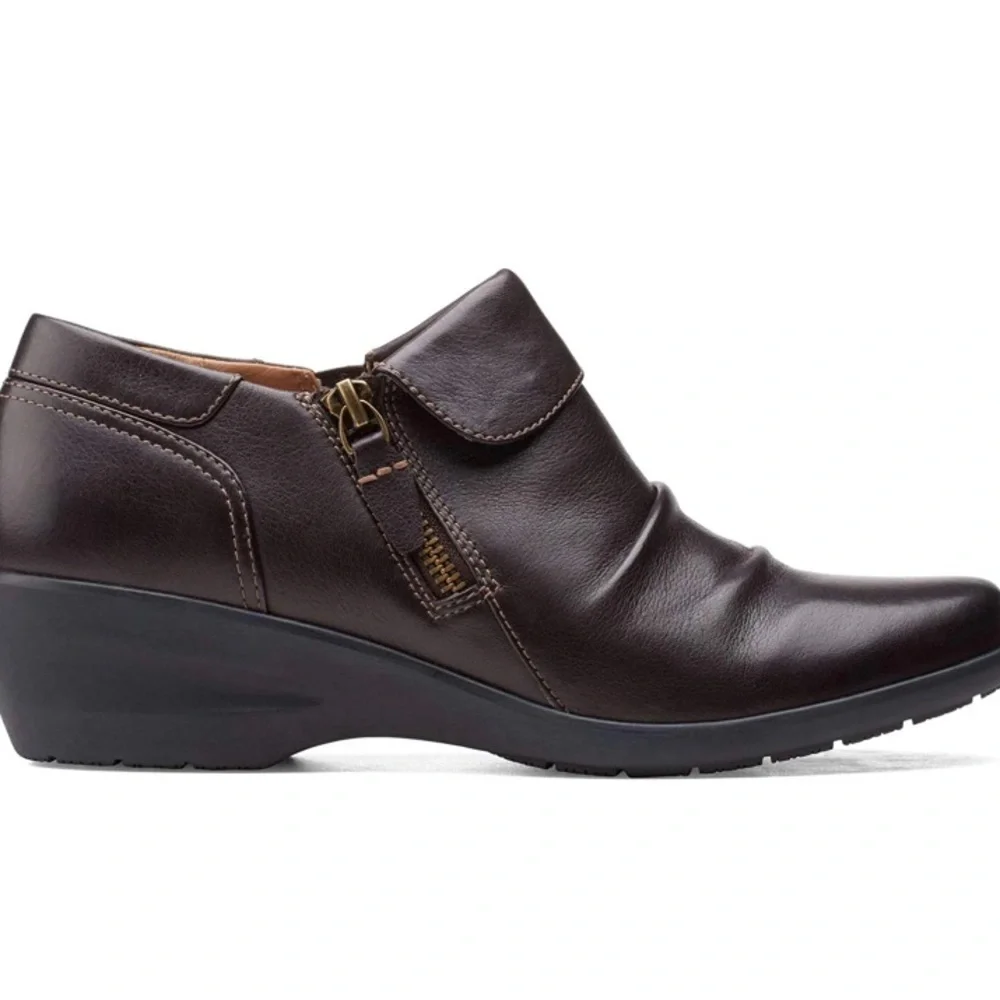 Clarks Women's Rosely Lo - Dark Brown Leather, Size 7.5 M